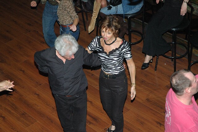 min 2005 12 18 sharkys 164